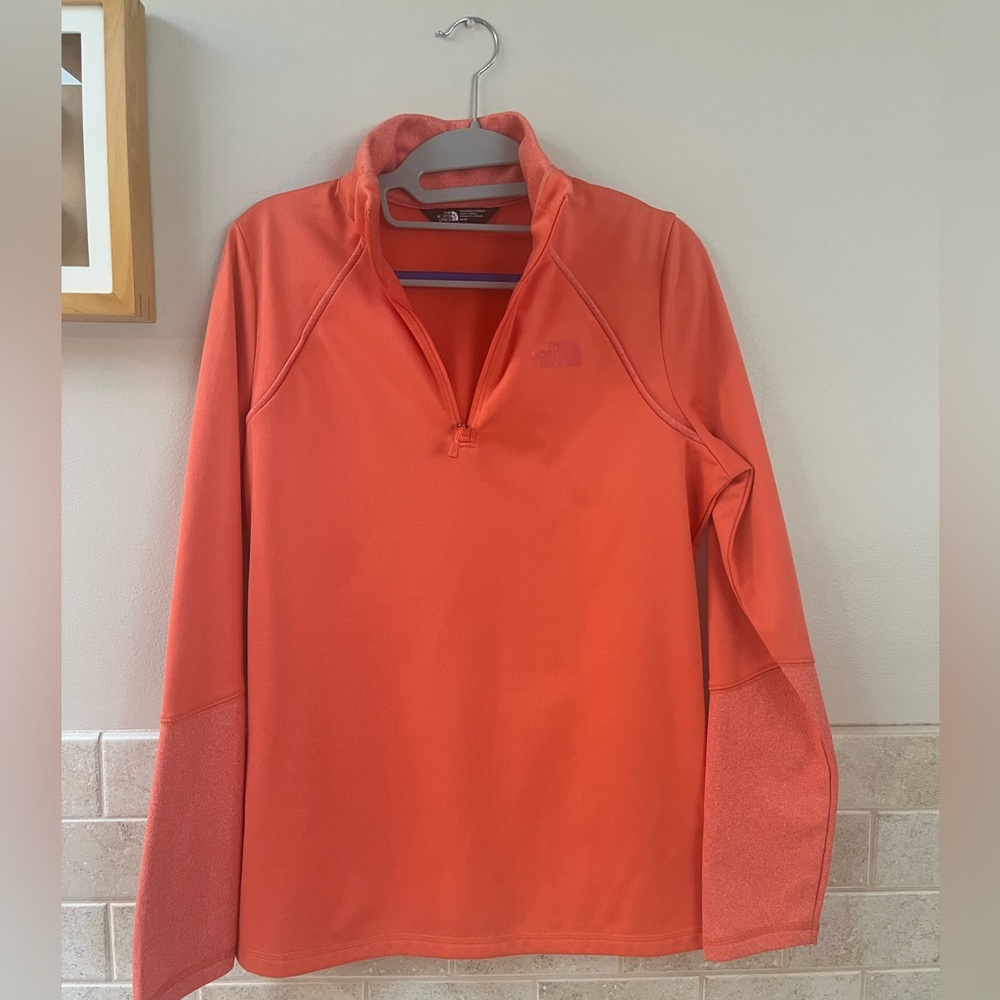 Like new North Face quarter zip